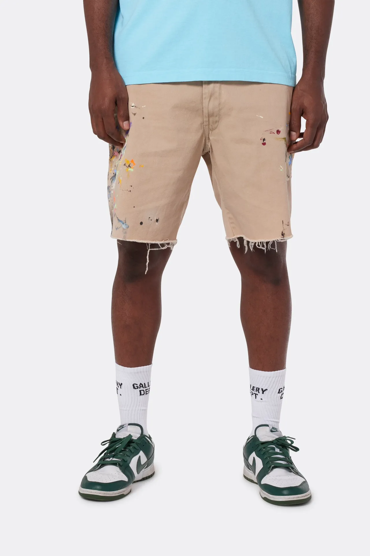 GALLERY DEPT. RICKY SHORT/KHAKI Splash-ink knife-cut khaki work shorts, khaki color 30-32-34-36 code, re-adjusted version, re-washed to make old VINTAGE, hand-made acrylic splash-ink graffiti, genuine cowhide steel stamped LOGO leather tag, original version with LOGO buttons